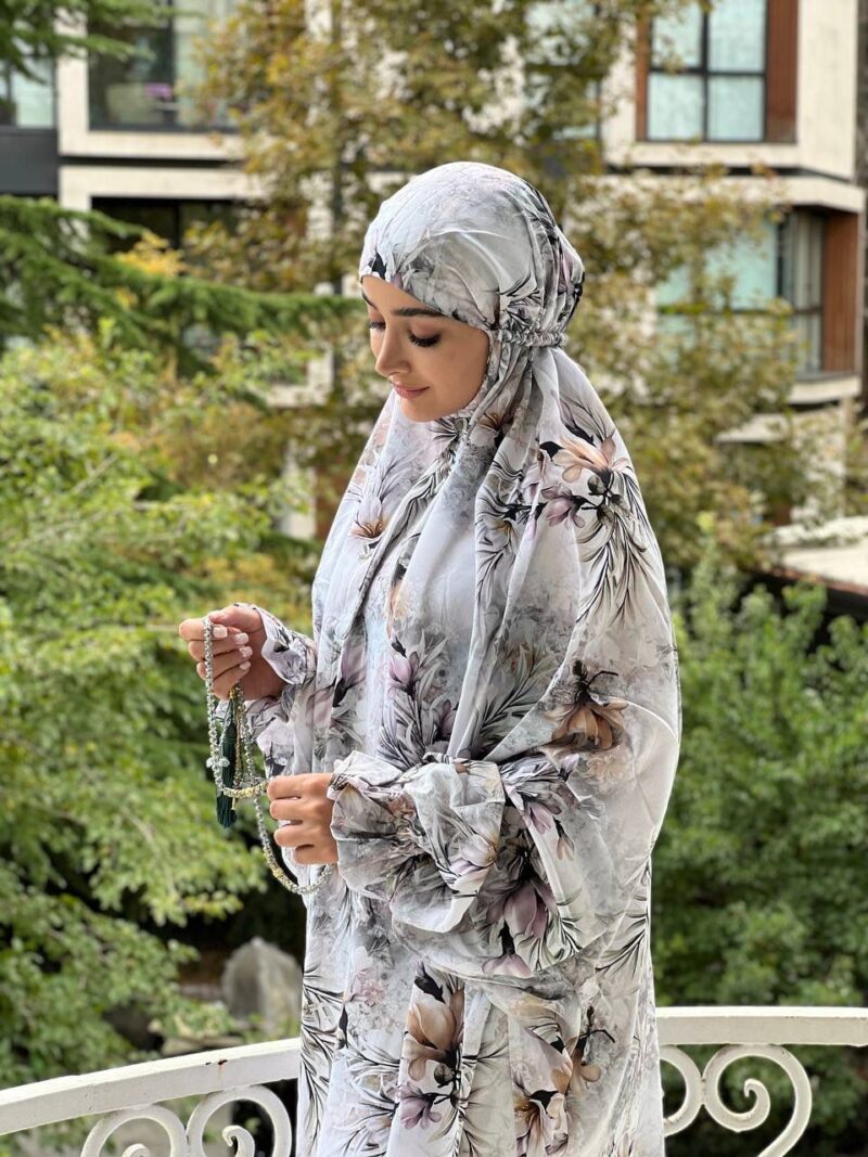 379 چادر نماز آستین دار کد 379 - تصویر 1