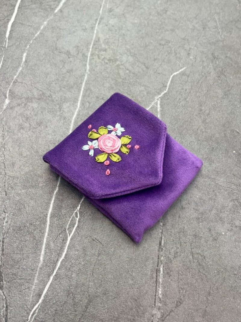 839 جانماز جیبی روبان دوزی تک گل کد 839 - تصویر 1