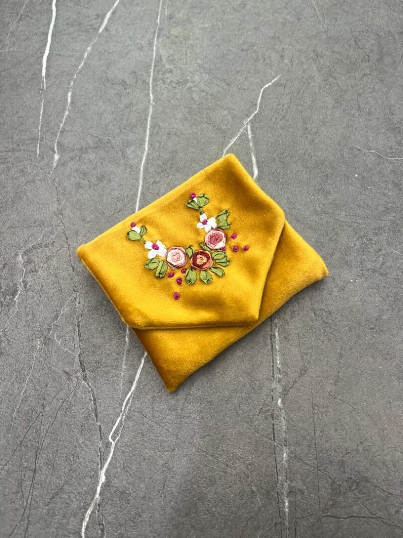 853 جانماز جیبی روبان دوزی سه گل کد 853 - تصویر 1