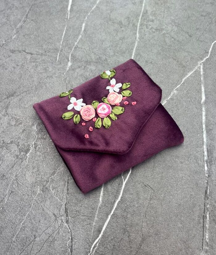 858 جانماز جیبی روبان دوزی سه گل کد 858 - تصویر 1