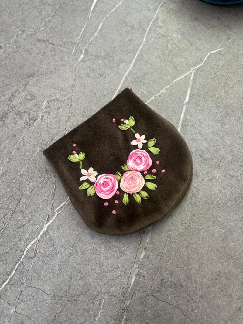 872 جانماز جیبی روبان دوزی نیم دایره کد 872 - تصویر 1