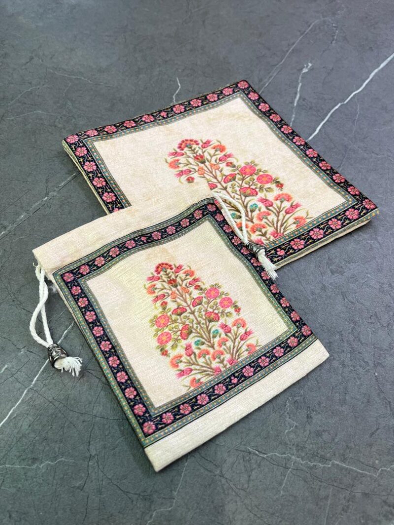 جانماز کیفی مخمل  کد 983 - تصویر 1