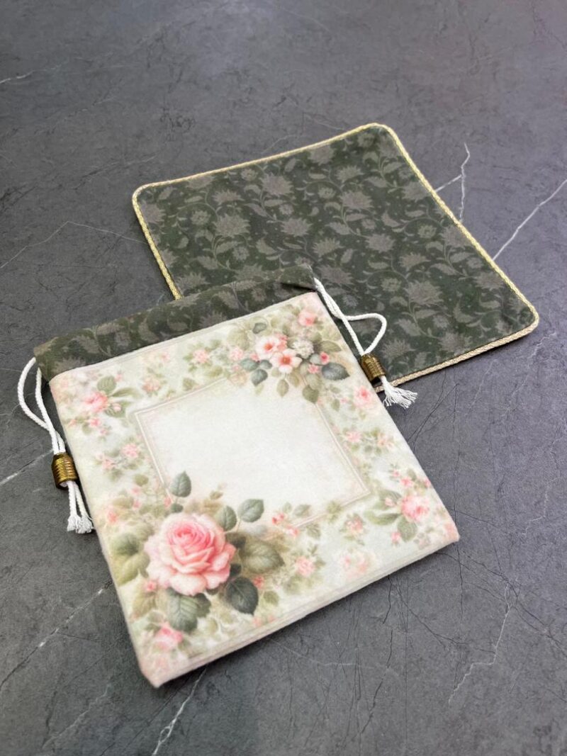 جانماز کیفی مخمل  کد 988 - تصویر 2