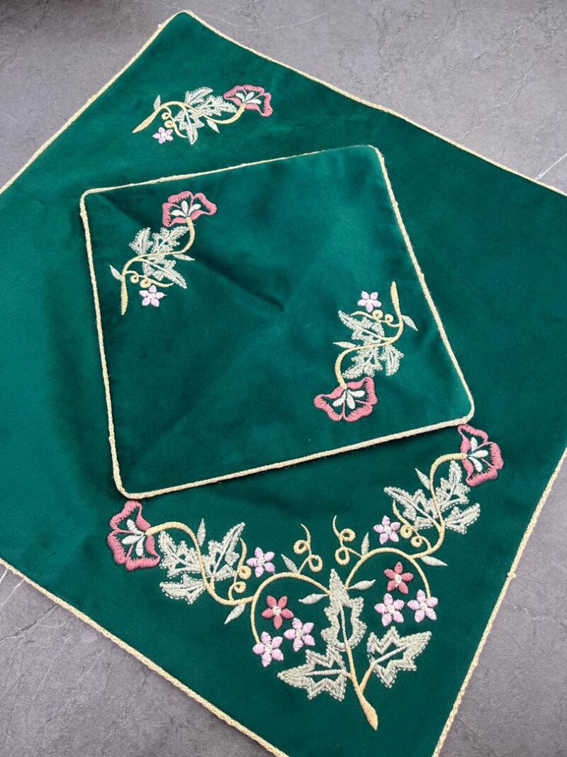 1059 جانماز مخمل گلدوزی کد 1059 - تصویر 1