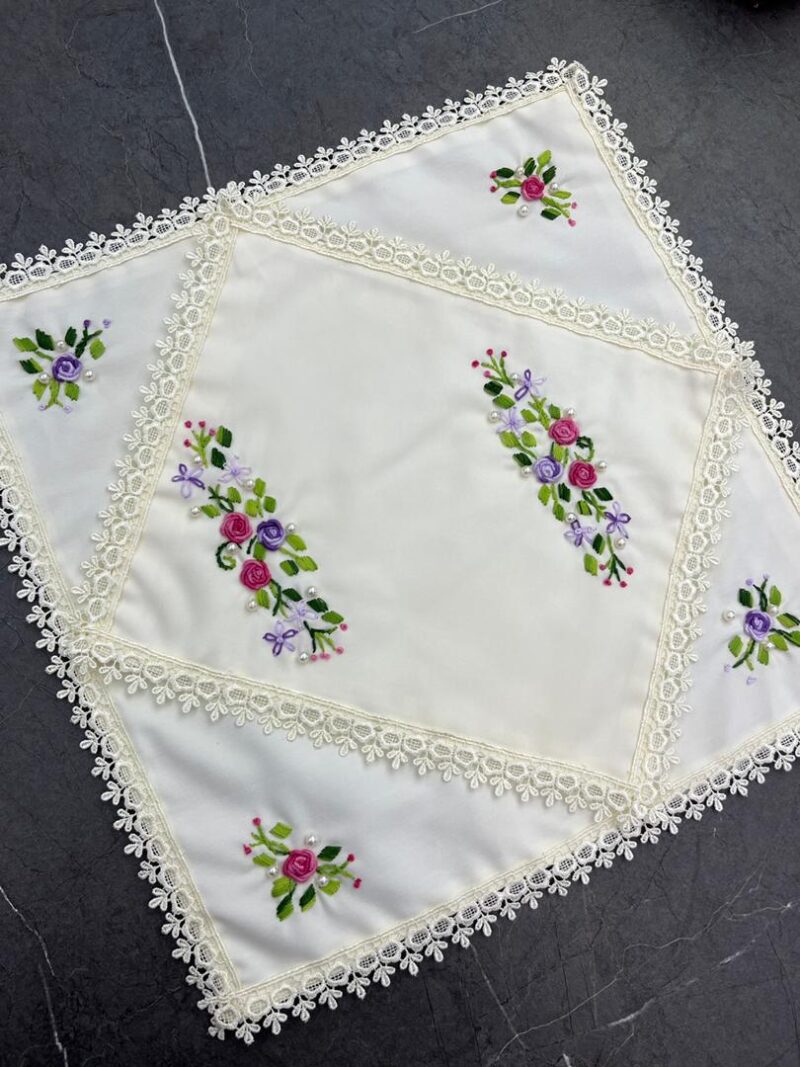 1077 جانماز دو تکه کتان گلدوزی برزیلی کد 1077 - تصویر 1