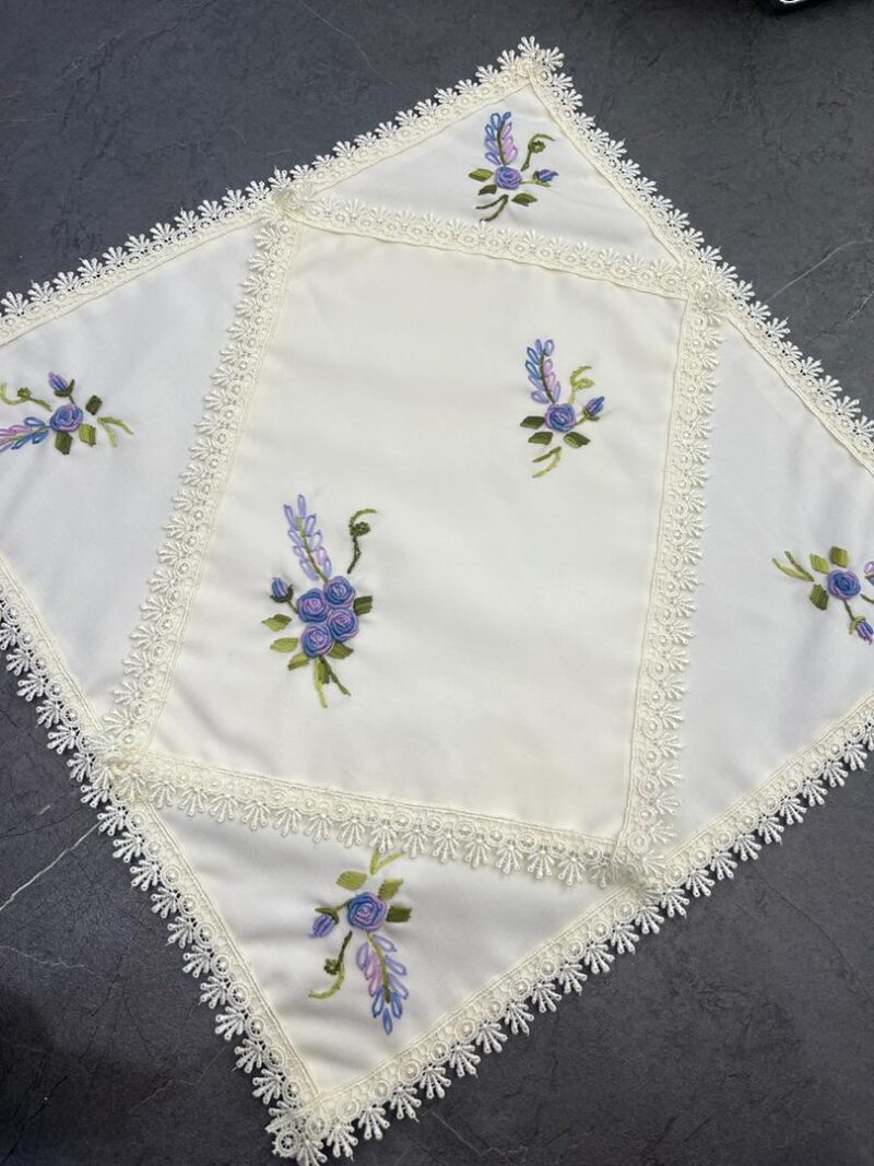 جانماز دو تکه کتان گلدوزی برزیلی کد 1080 - تصویر 1