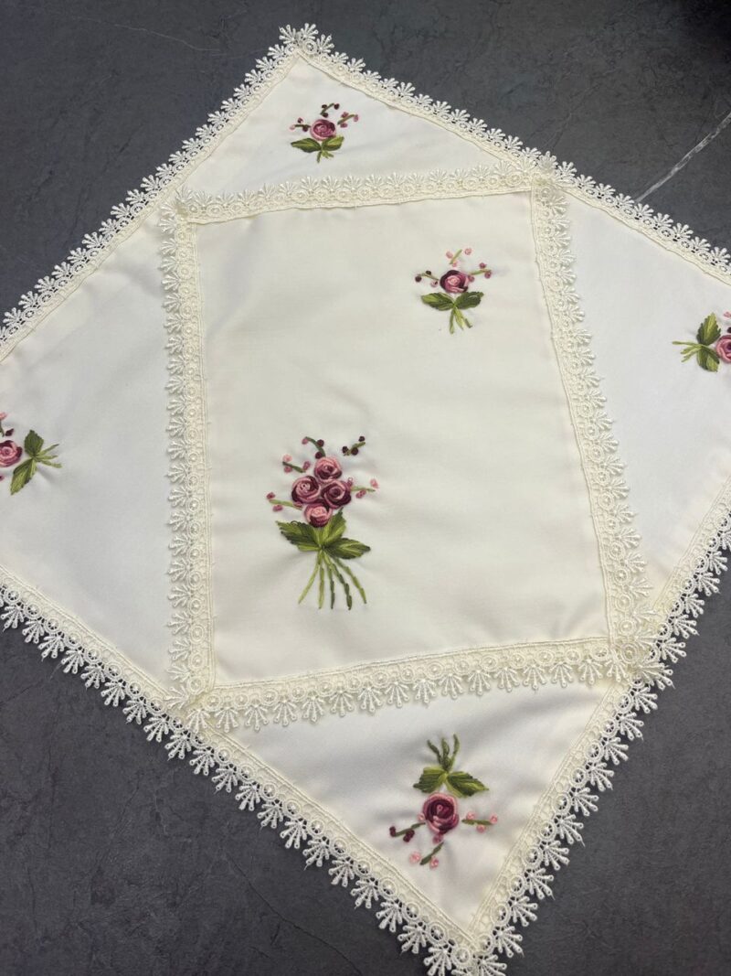 1086 جانماز دو تکه کتان گلدوزی برزیلی کد 1086 - تصویر 1