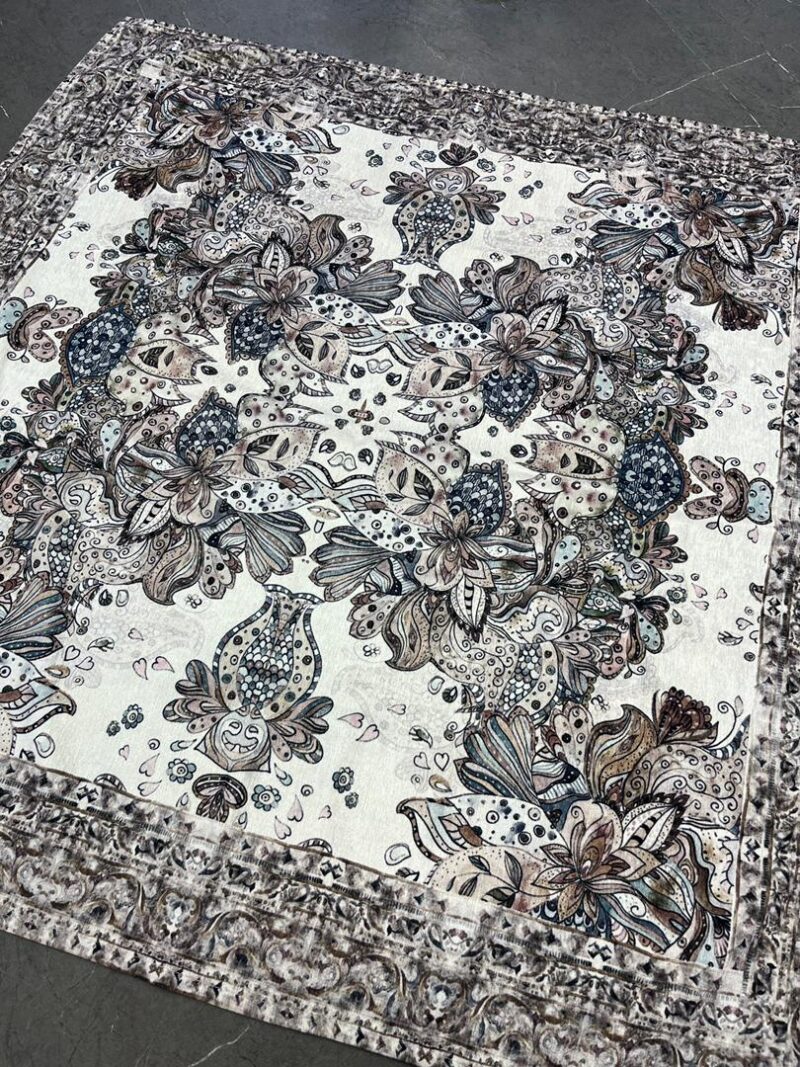 رومیزی مخمل طرح دار کد 1088 - تصویر 1