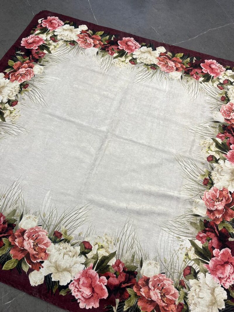 رومیزی مخمل طرح دار کد 1093 - تصویر 1