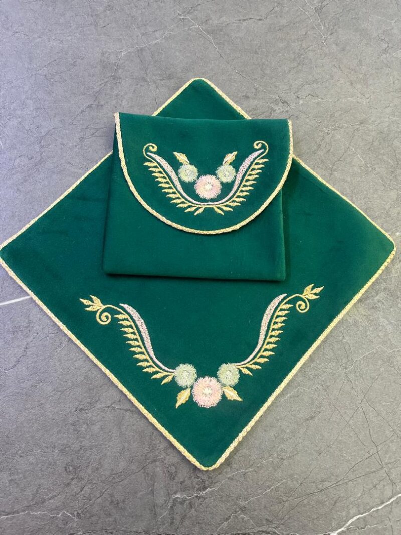 1295 جانماز کیفی مخمل گلدوزی کد 1295 - تصویر 1