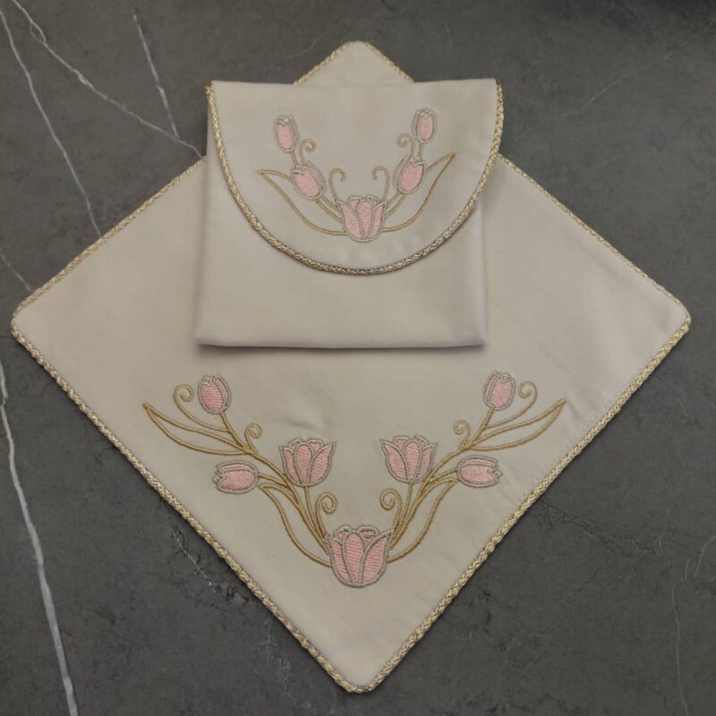 جانماز کیفی مخمل گلدوزی کد 1306 - تصویر 1