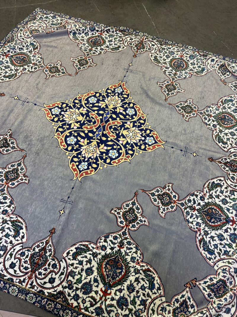 رومیزی مخمل طرح دار کد 1313 - تصویر 1