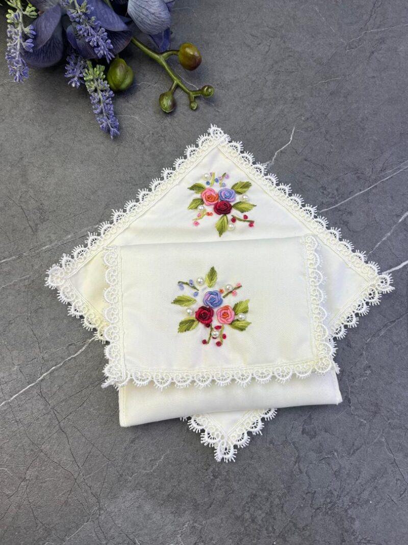 1566 جانماز کیفی کتان گلدوزی بریزیلی کد 1566 - تصویر 1