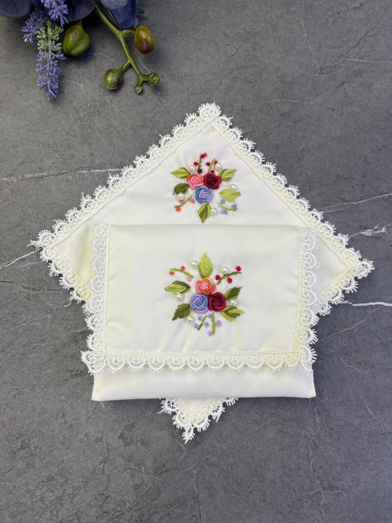 جانماز کیفی کتان گلدوزی بریزیلی کد 1567 - تصویر 1