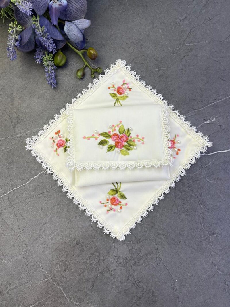 جانماز کیفی کتان گلدوزی بریزیلی کد 1571 - تصویر 1