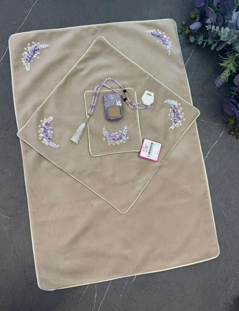 1589 سجاده جانماز مخمل روبان دوزی کد 1589 - تصویر 1