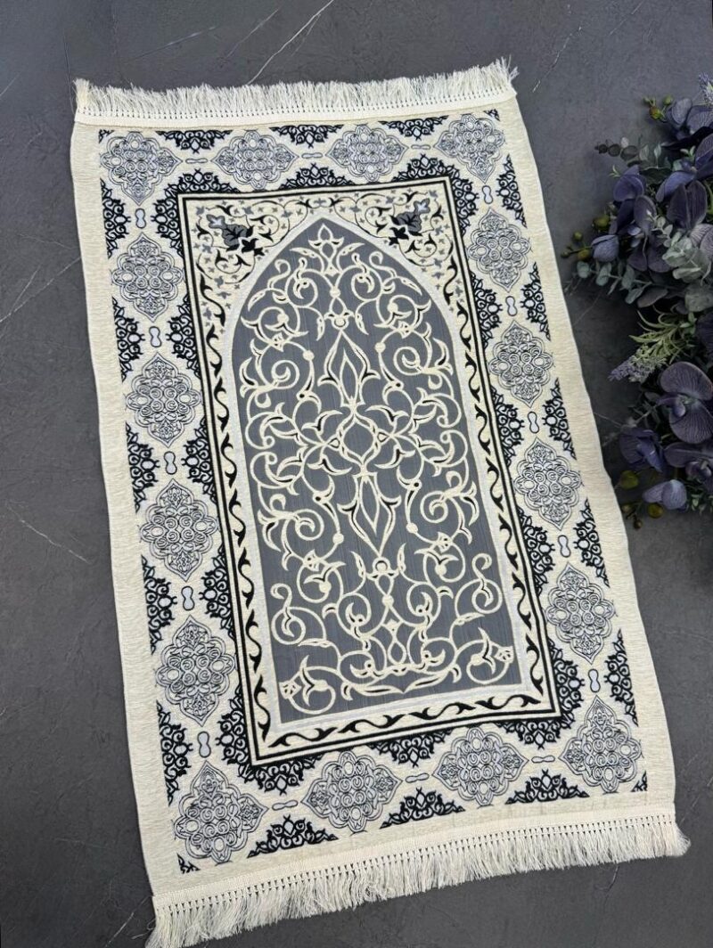 سجاده مخمل طرحدار کد 1645 - تصویر 1