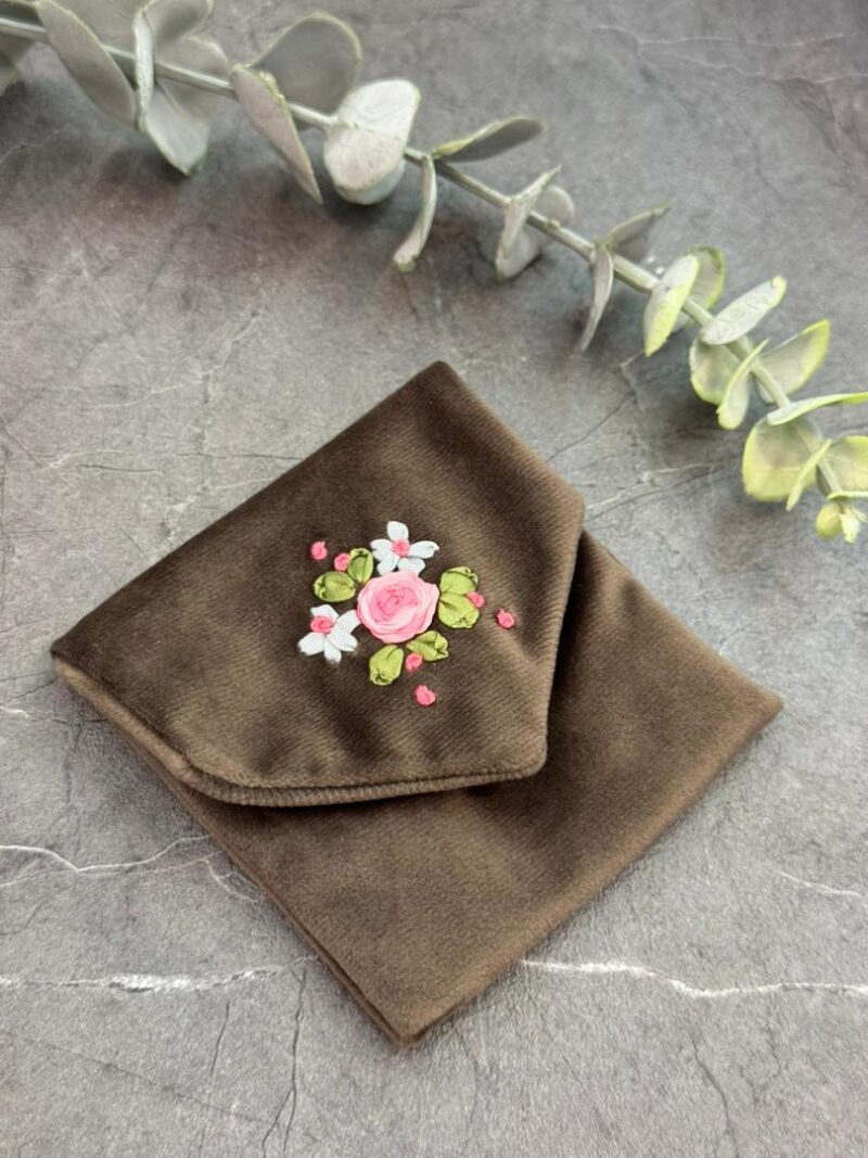 جانماز جیبی روبان دوزی تک گل کد 1765 - تصویر 1