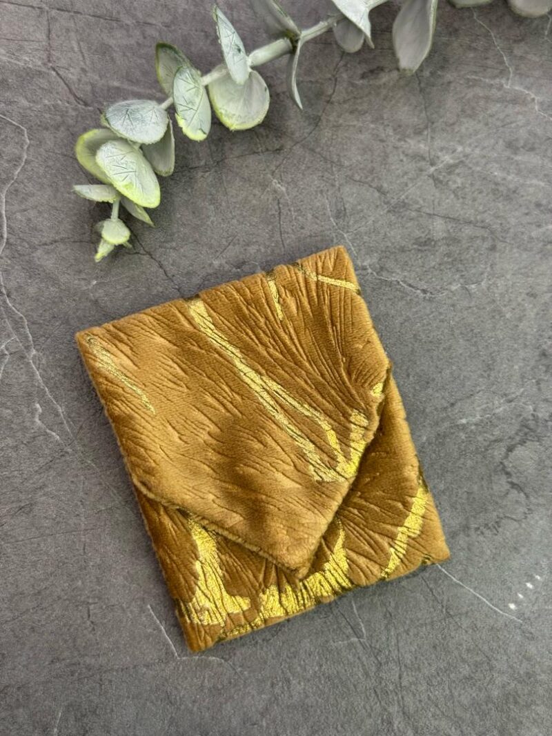 جانماز جیبی مخمل طرحدار کد 1919 - تصویر 1