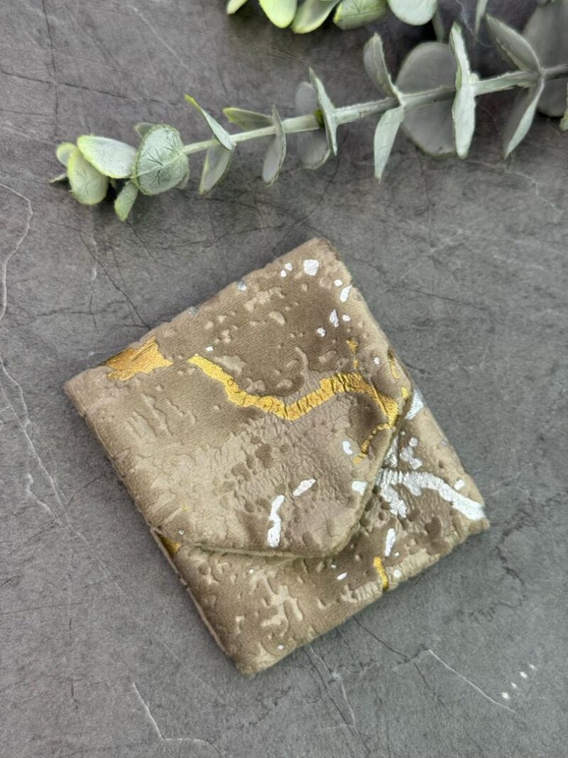 جانماز جیبی مخمل طرحدار کد 1933 - تصویر 1