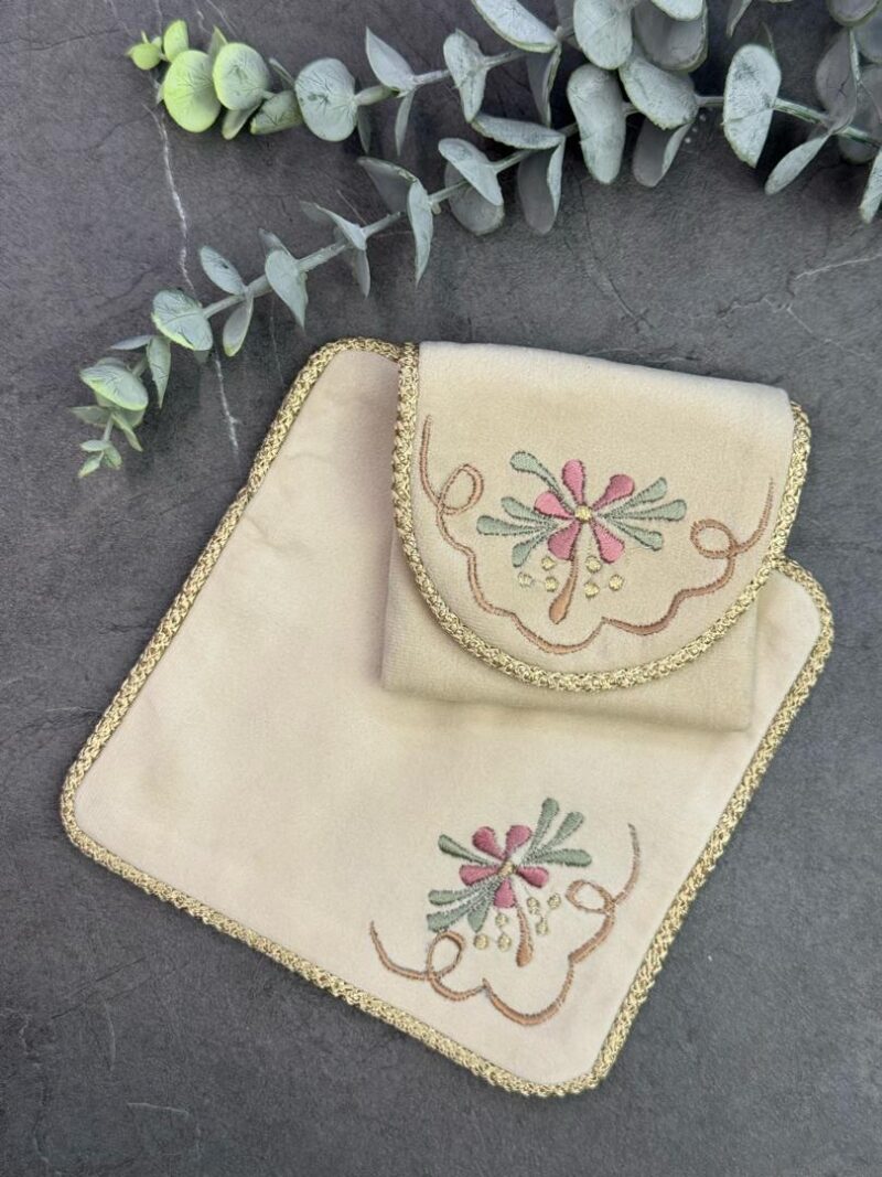 1950 جانماز کیفی مخمل گلدوزی کد 1950 - تصویر 1