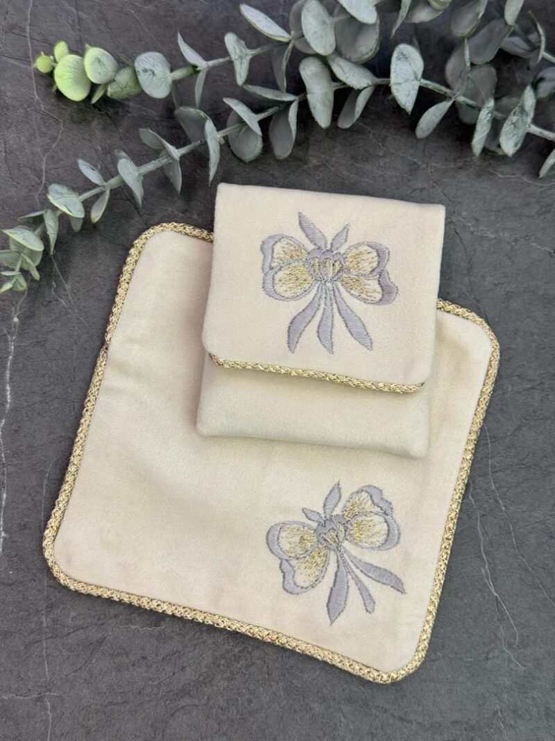 جانماز کیفی مخمل گلدوزی کد 1953 - تصویر 1