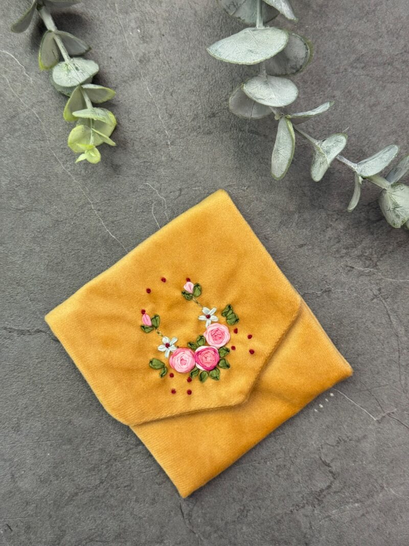 جانماز جیبی روبان دوزی سه گل کد 5446 - Image 1